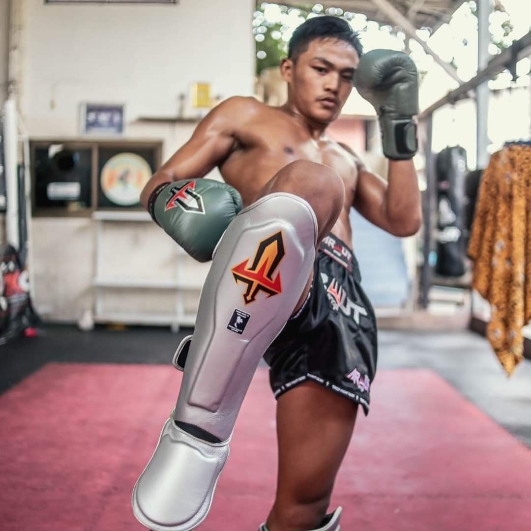 Arwut "Metallic" Muay Thai Shin Guards