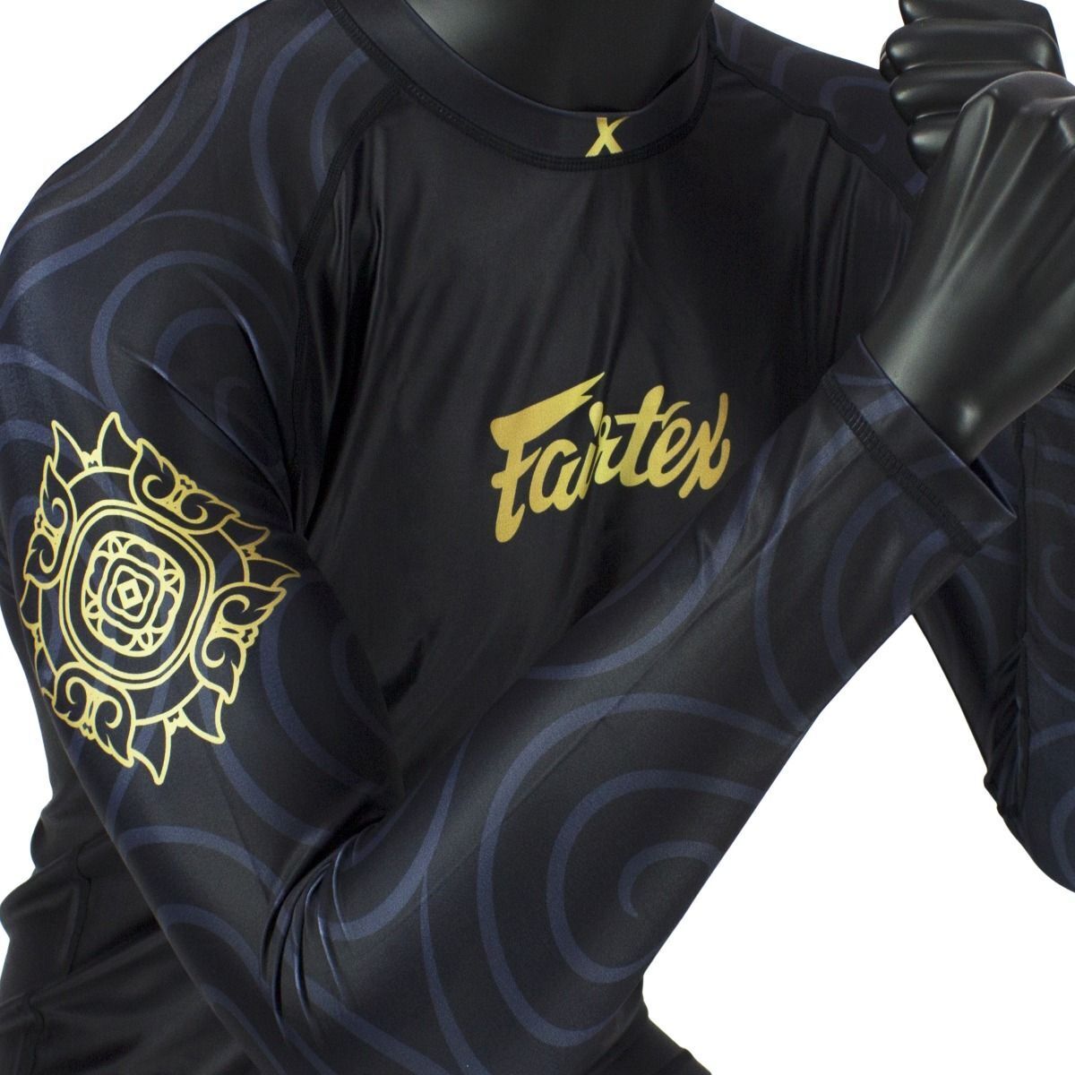 FAIRTEX 'NINLAPAT' BLACK RASH GUARD (RG6)