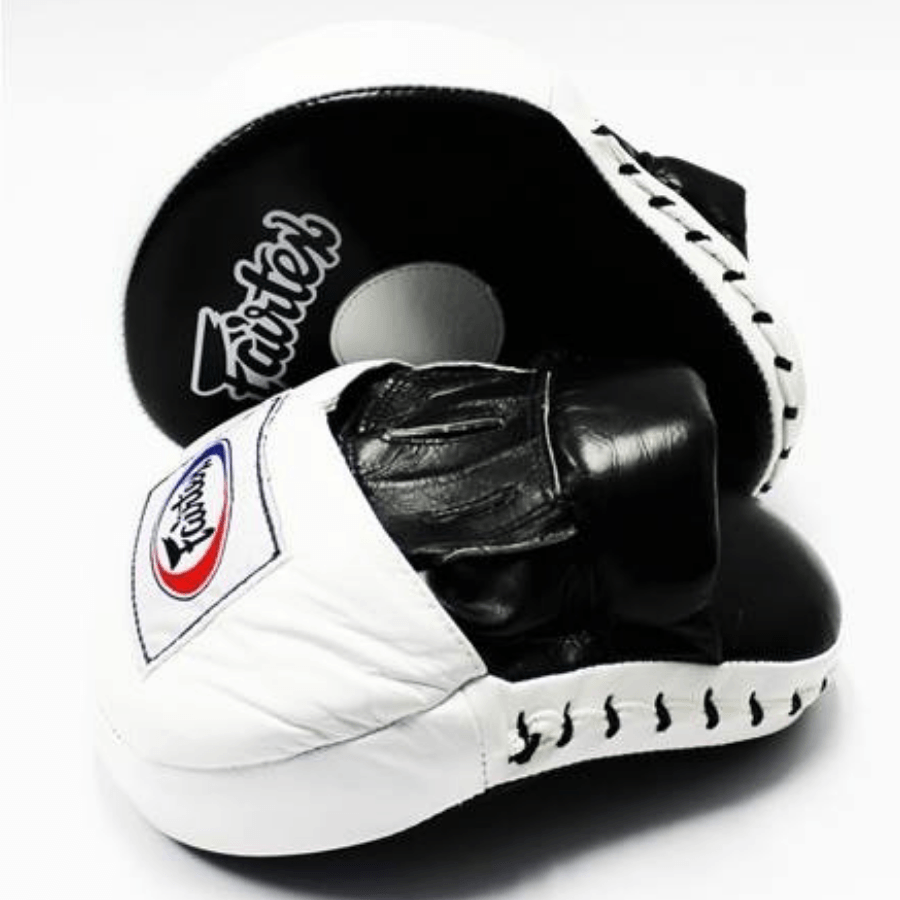 FMV9 Focus Mitts Black White